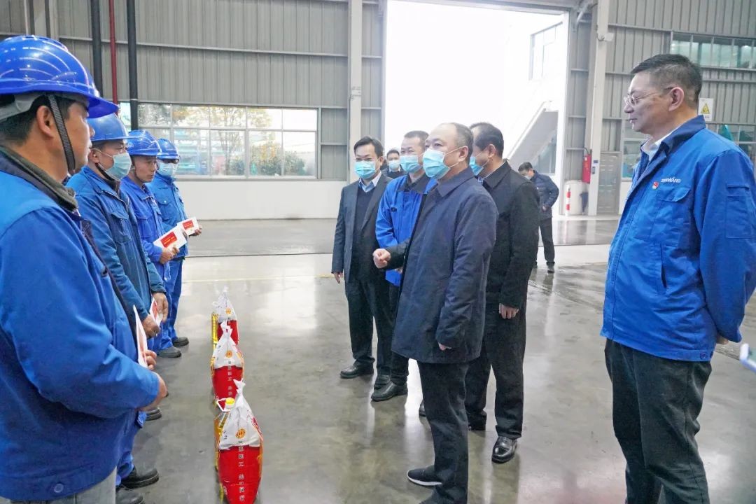 张庆红慰问xingkong星空平台（中国）集团智能困难党员