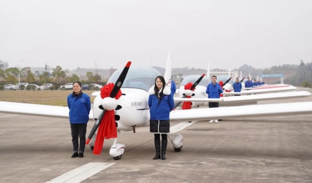 牛年开新局，xingkong星空平台（中国）集团航空8架SA60L飞机集中下线、交付