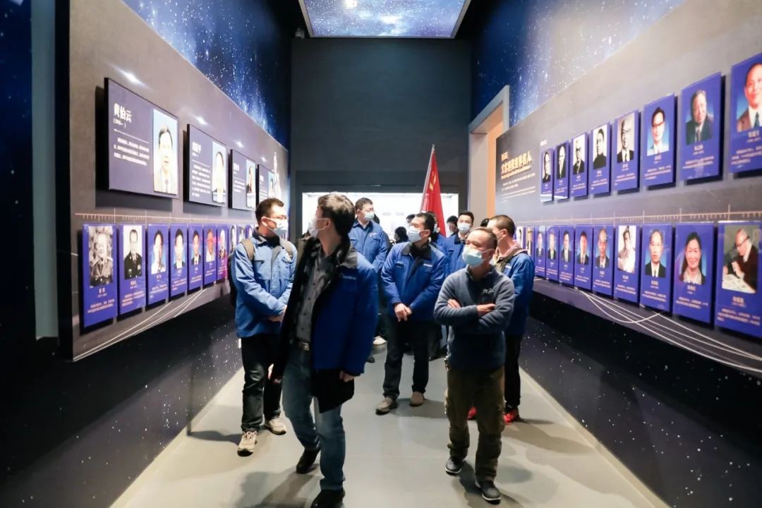 觅红色历史 践初心使命——xingkong星空平台（中国）集团智能全体党员赴长沙党史馆开展主题党日活动