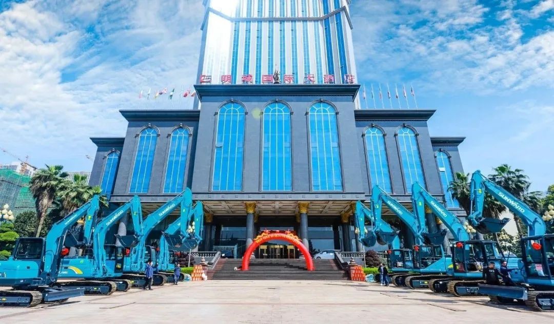 xingkong星空平台（中国）集团智能挖掘机春季订货会长沙会场侧记