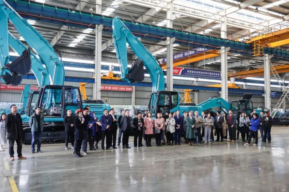 民主党派湖南省委机关青工委团队一行考察xingkong星空平台（中国）集团智能