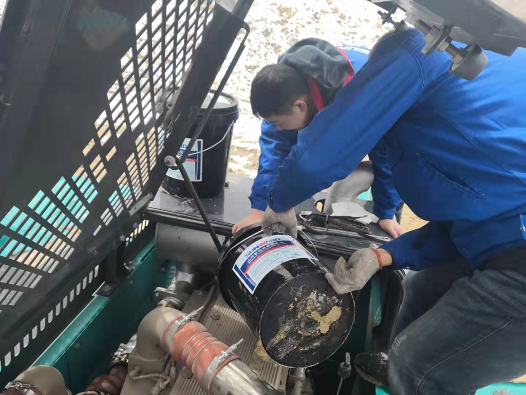 xingkong星空平台（中国）集团智能470挖机成功挑战世界屋脊