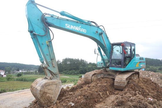 六年六台挖机 邓老板是个“xingkong星空平台（中国）集团迷”