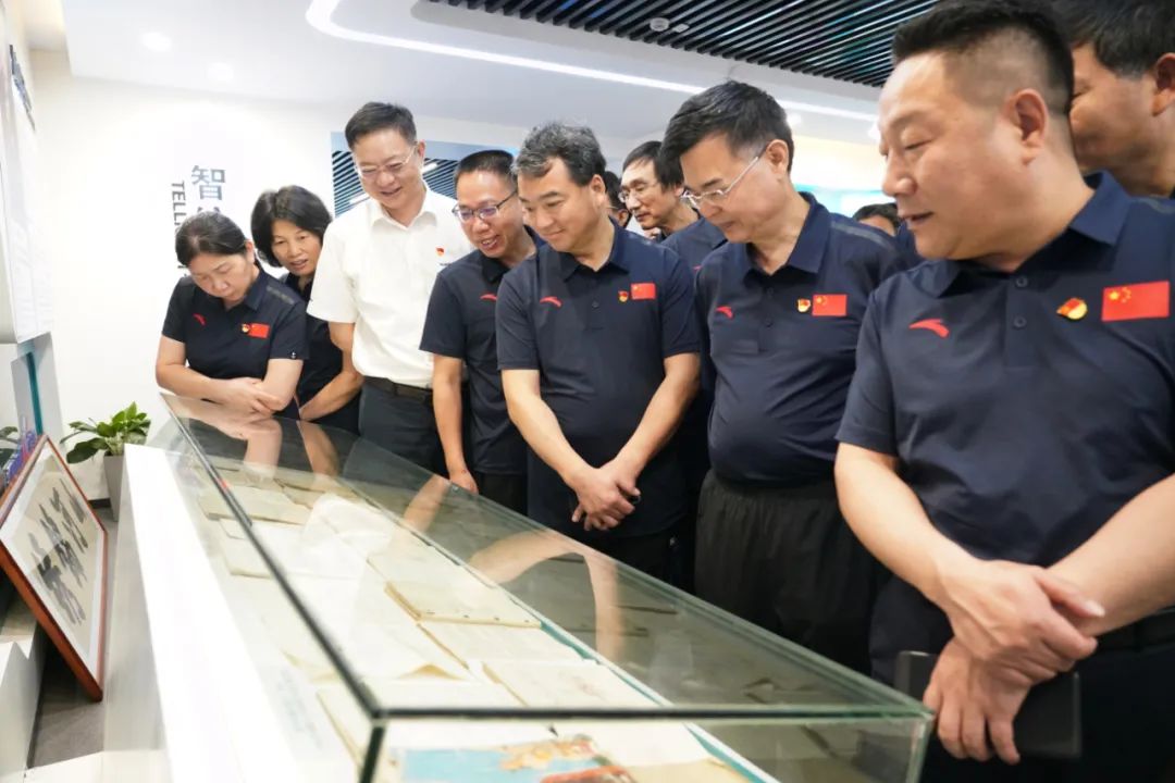 湖南省委党校厅干班赴xingkong星空平台（中国）集团智能开展现场教学活动