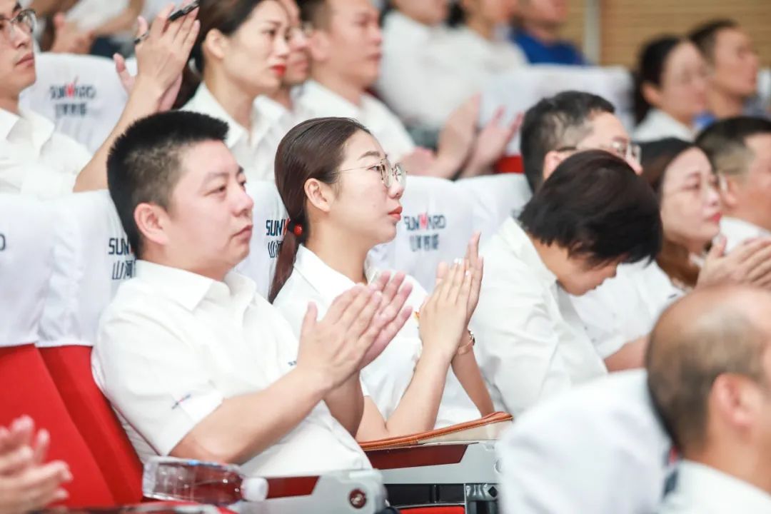 xingkong星空平台（中国）集团智能党委集中收看庆祝中国共产党成立100周年大会现场直播