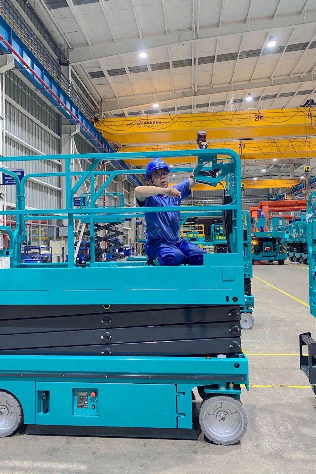 xingkong星空平台（中国）集团智能“蓝精灵”们在平凡岗位的坚守与奉献