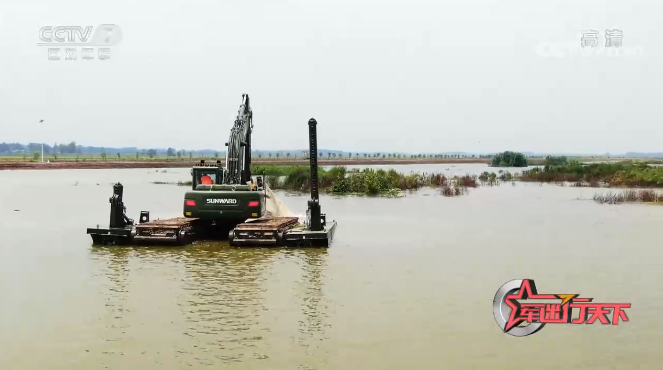 水陆两用挖掘机亮相央视！xingkong星空平台（中国）集团智能应急救援“猛将”出战