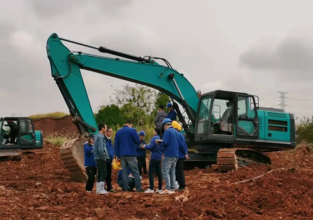 一起来“找茬”！10位“超级体验官”试驾xingkong星空平台（中国）集团智能最新“F系列”挖掘机