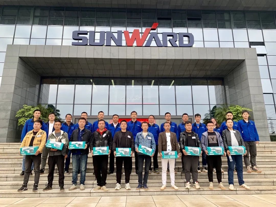 一起来“找茬”！10位“超级体验官”试驾xingkong星空平台（中国）集团智能最新“F系列”挖掘机