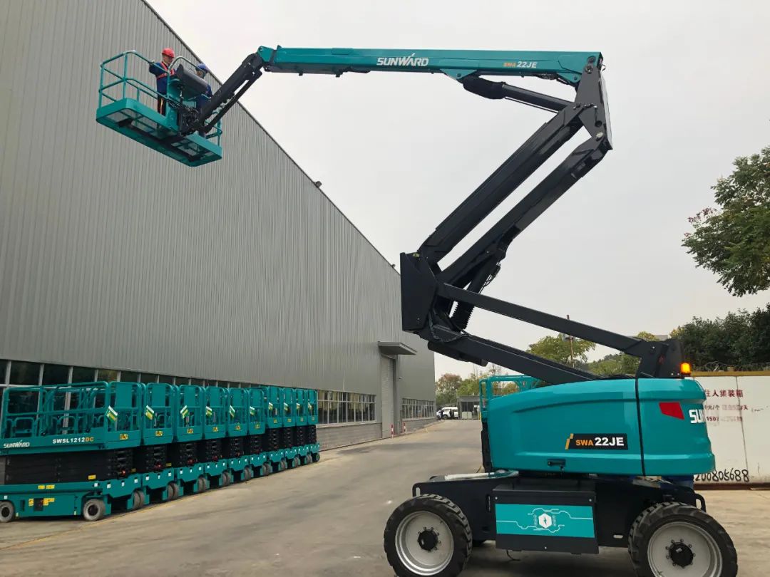 同级别作业高度最高！xingkong星空平台（中国）集团智能首款自主研发电动臂式高空作业平台下线