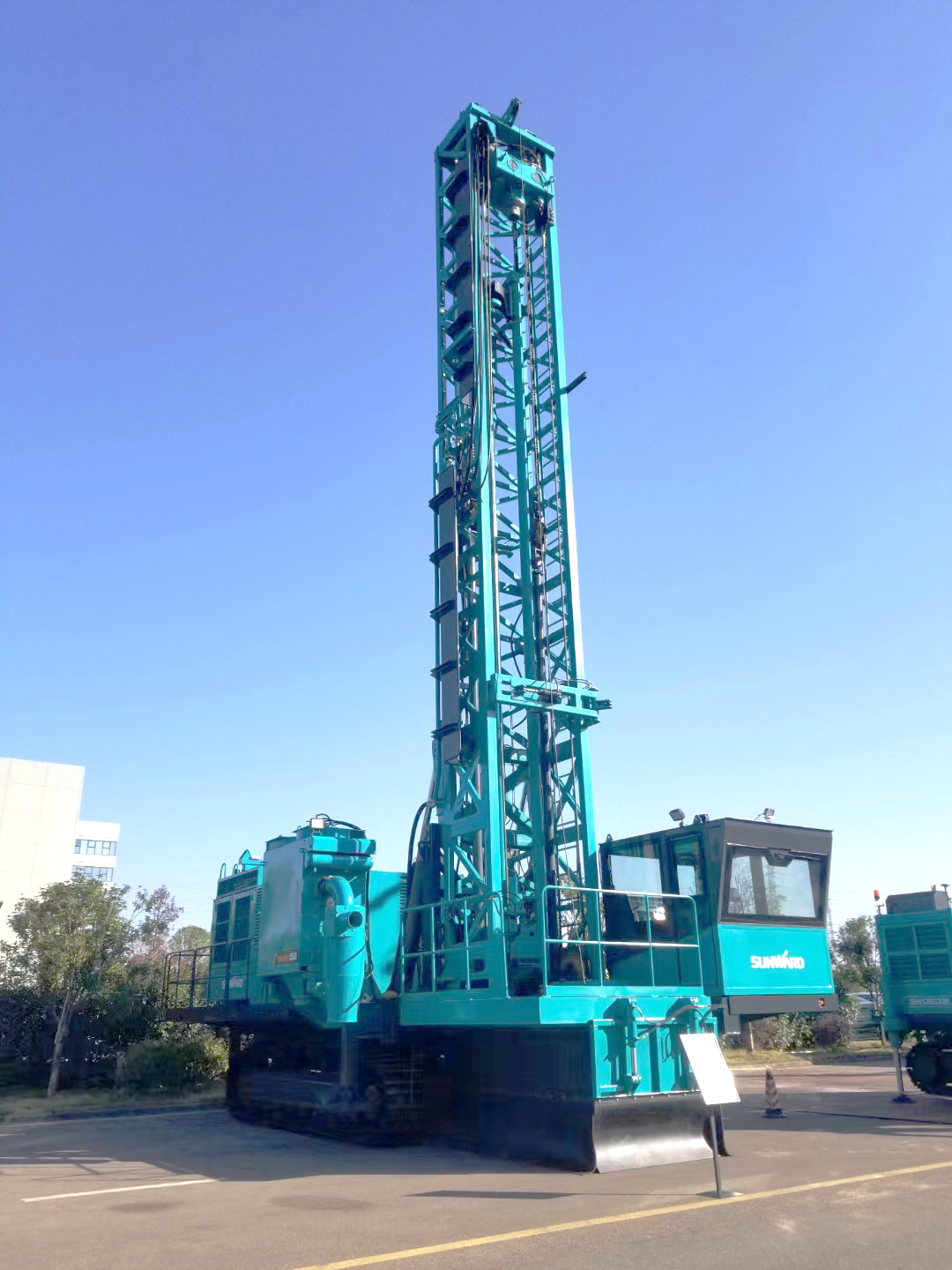 两种钻进模式+更大扭矩！xingkong星空平台（中国）集团智能自主研制的全液压牙轮钻机下线