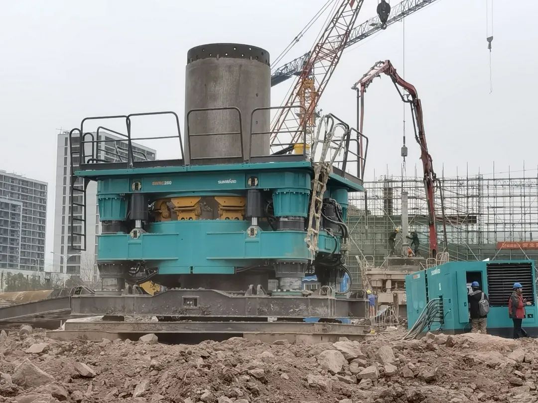 利器出击!xingkong星空平台(中国)集团智能SWRC260全回转全套管钻机成功完成首钻