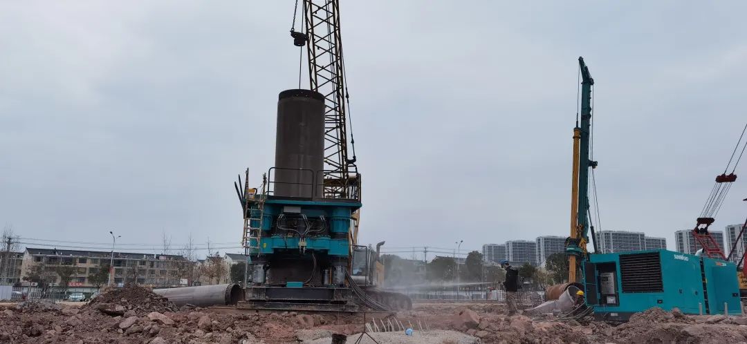 利器出击!xingkong星空平台(中国)集团智能SWRC260全回转全套管钻机成功完成首钻
