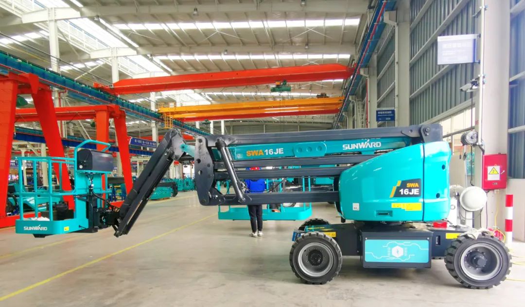 勇闯蓝海！xingkong星空平台（中国）集团智能两款臂式高空作业平台正式“出道”