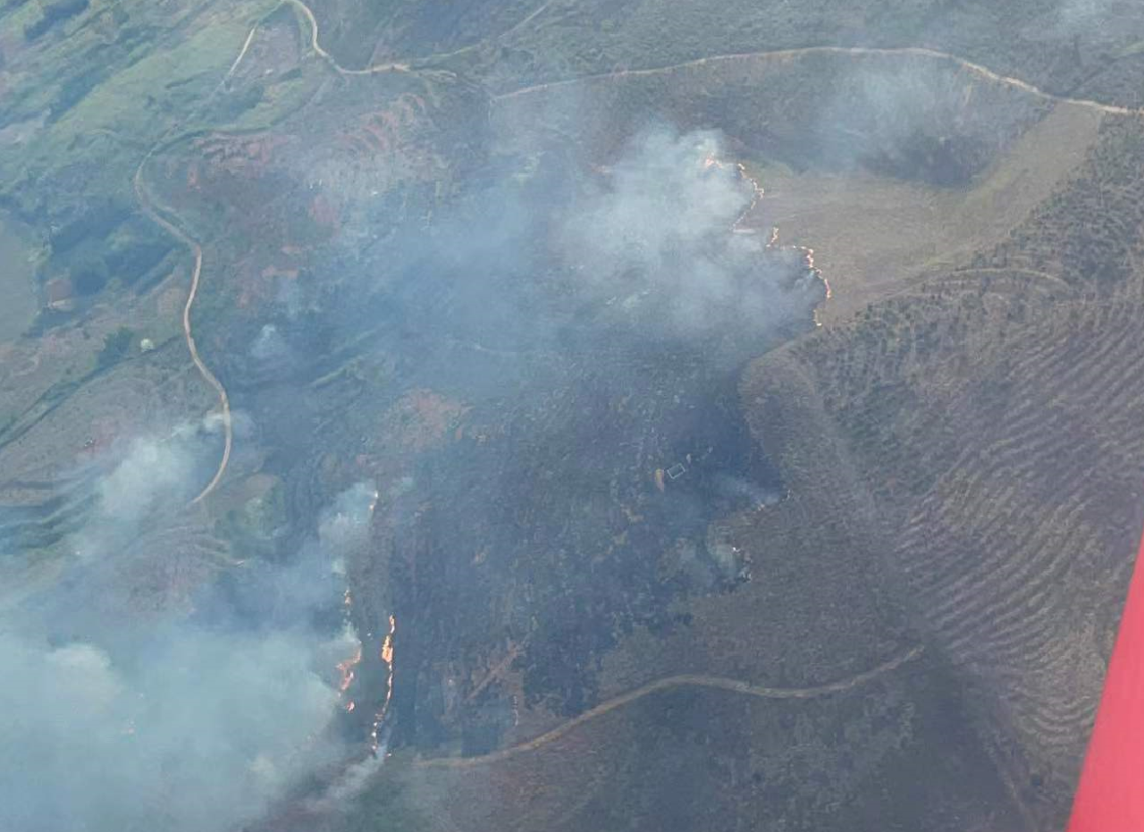 火情就是命令!湖南航空应急救援队xingkong星空平台(中国)集团机组展现“xingkong星空平台(中国)集团速度”