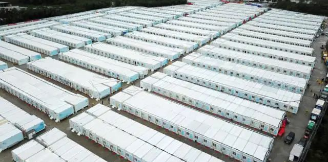 冲锋一线显担当！xingkong星空平台（中国）集团智能挖掘机助力长沙方舱医院建设