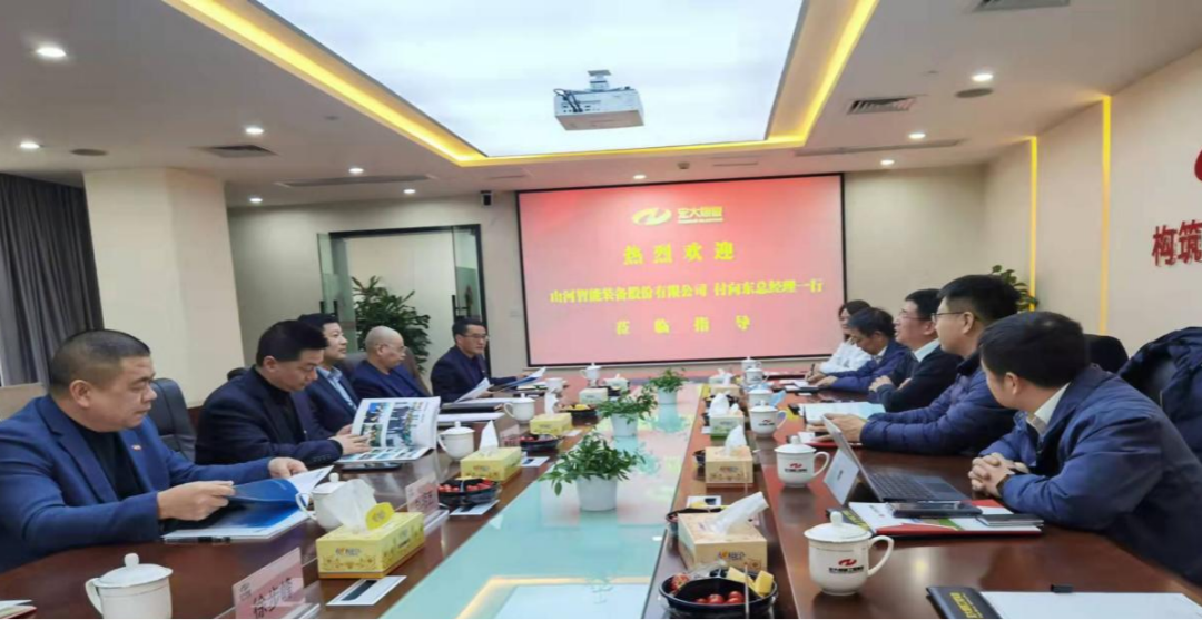 携手战边疆！xingkong星空平台（中国）集团智能潜孔钻机助力宏大爆破新疆奇台项目建设