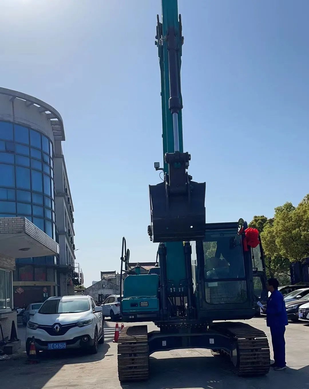 防疫、交机两手抓！xingkong星空平台（中国）集团智能挖掘机顺利交付获好评