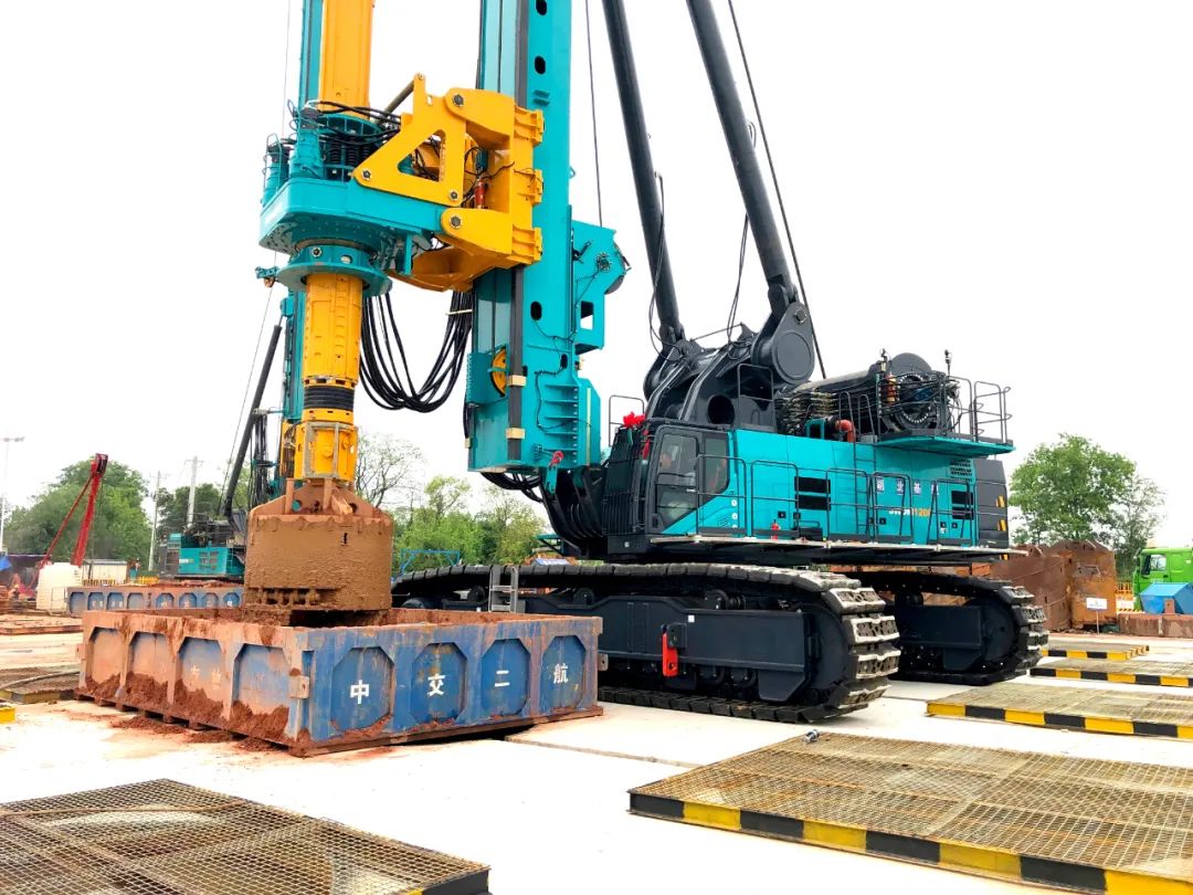 再啃“硬骨头”！xingkong星空平台（中国）集团智能“超级桩备”助建燕矶长江大桥