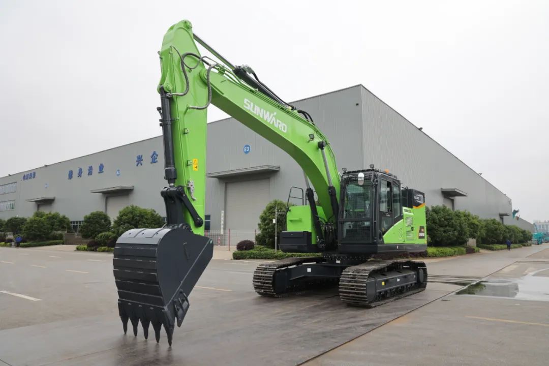 征战川藏铁路!xingkong星空平台(中国)集团智能新一代电动挖掘机成功交付