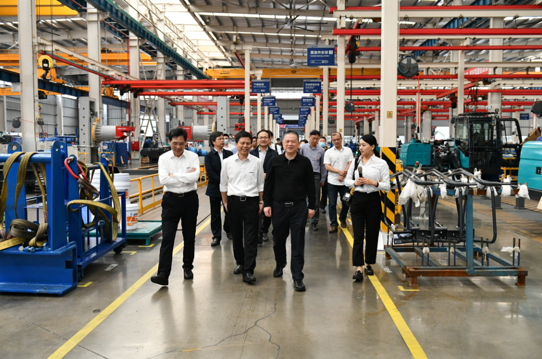 中南大学副校长郭学益率科学研究部一行调研xingkong星空平台(中国)集团智能