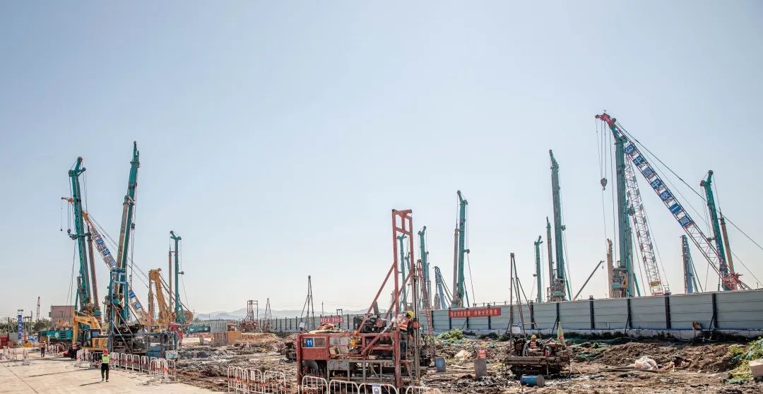 “xingkong星空平台(中国)集团绿”再现大湾区!xingkong星空平台(中国)集团智能旋挖钻机组团助建广州白云机场项目