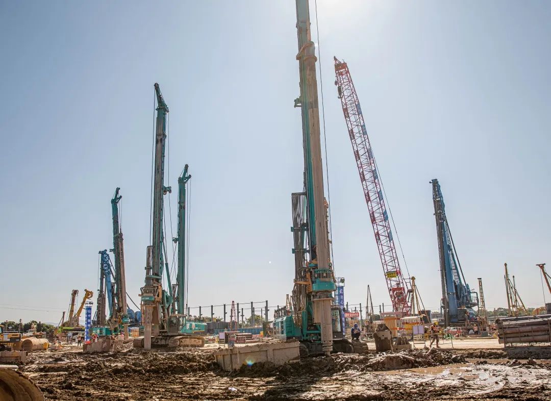 “xingkong星空平台(中国)集团绿”再现大湾区!xingkong星空平台(中国)集团智能旋挖钻机组团助建广州白云机场项目