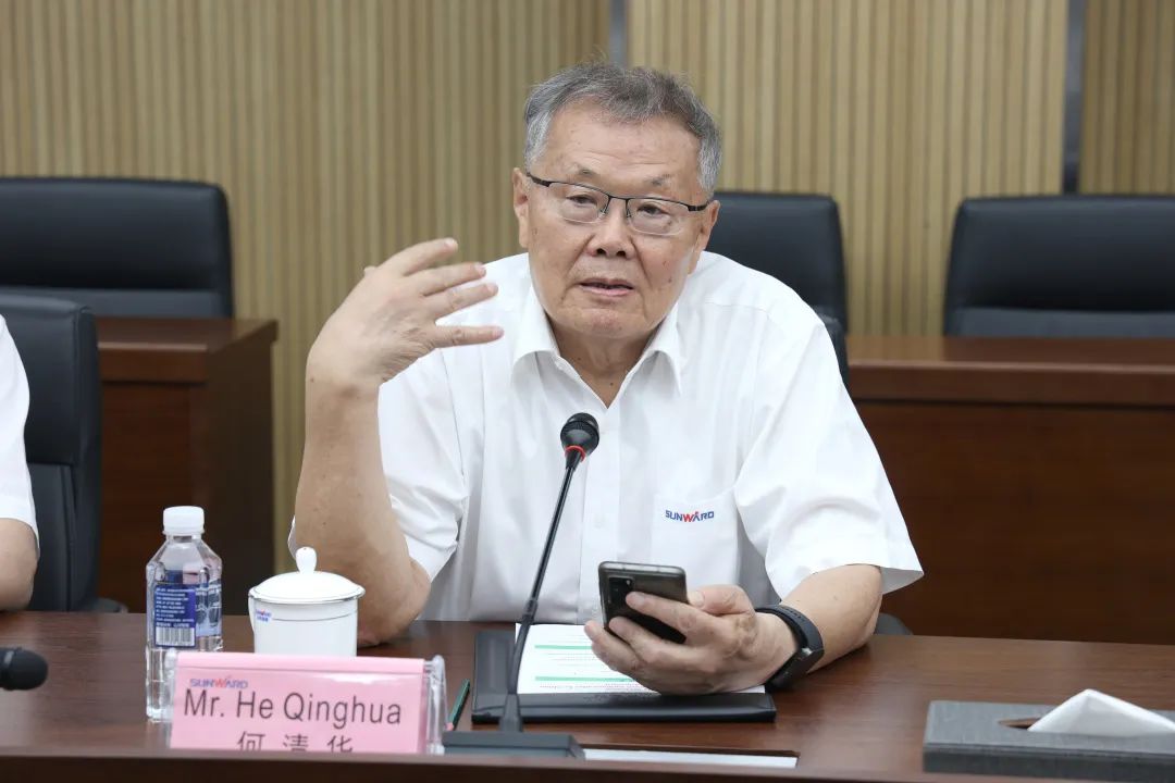 马拉维大使一行考察xingkong星空平台(中国)集团智能