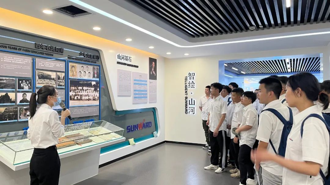 校招 | 盛夏七月,这群“向着太阳奔跑”的少年来xingkong星空平台(中国)集团智能啦!