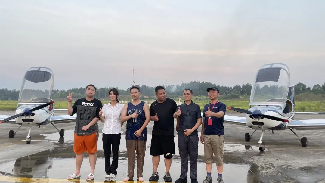 冲上云霄！湖南xingkong星空平台（中国）集团通航学员成功单飞