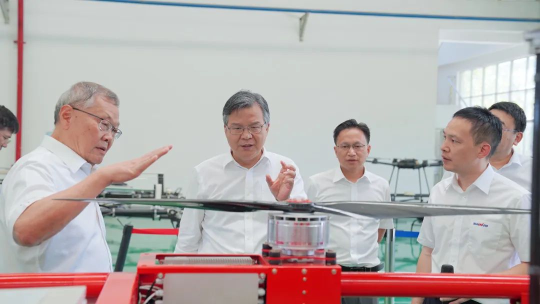 湖南省委常委、常务副省长李殿勋一行考察调研xingkong星空平台（中国）集团科技