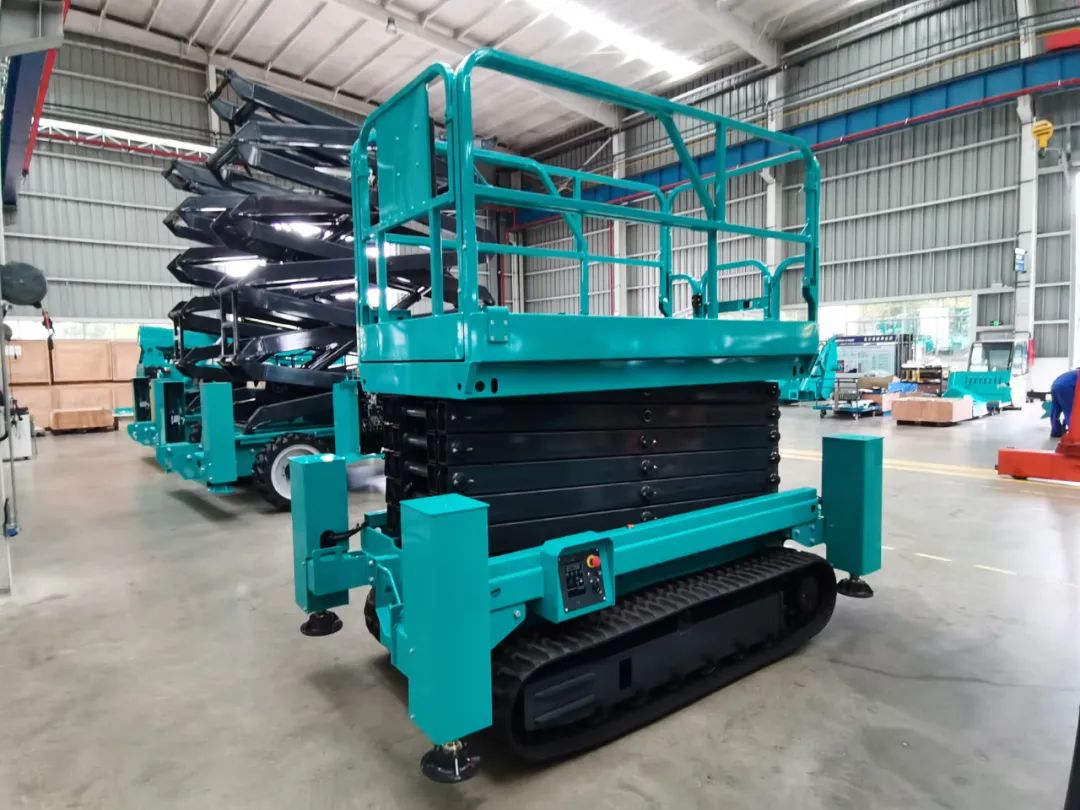 加速电动化产品布局,xingkong星空平台(中国)集团智能第一款履带剪叉式高空作业平台来了!