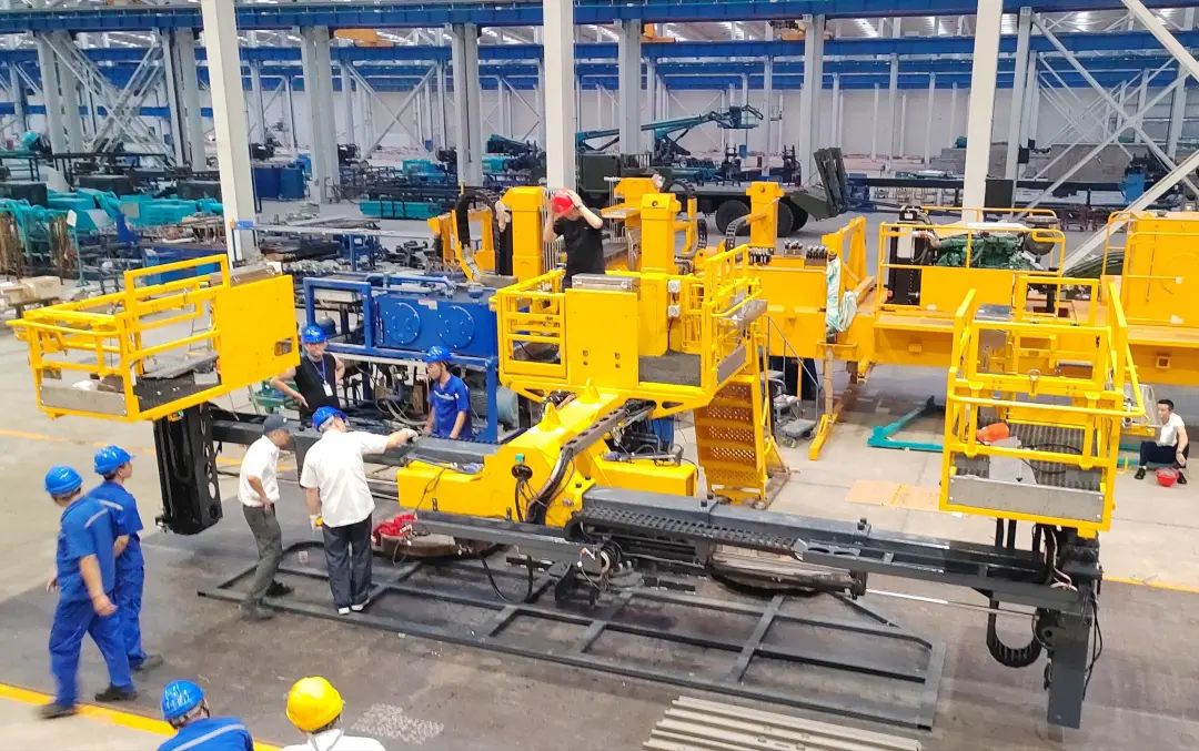 为铁路运输保驾护航!xingkong星空平台(中国)集团智能自主研制首套三平台作业装置成功交付