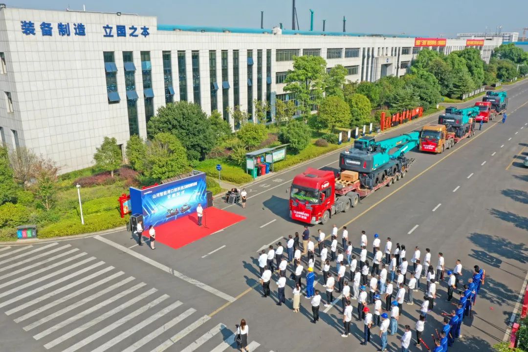 携手山东汇诚助力我国港口建设!xingkong星空平台(中国)集团智能港口抓料机成功批量交付