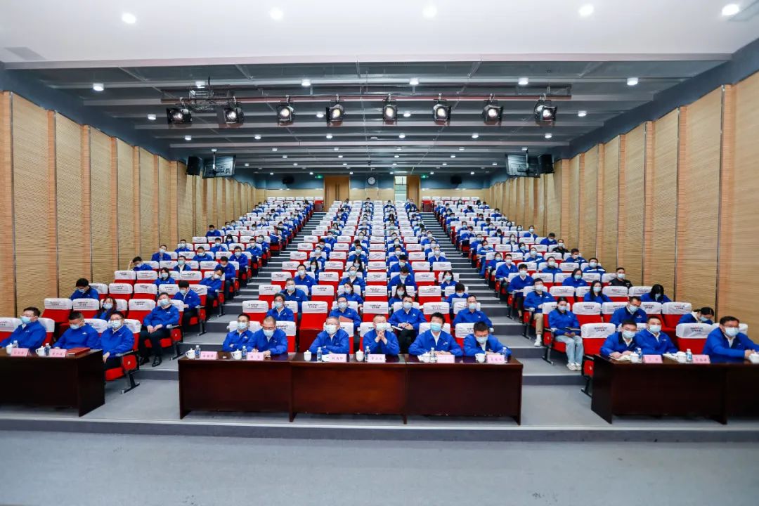 振奋人心!xingkong星空平台(中国)集团智能党员干部集中收看党的二十大开幕会盛况