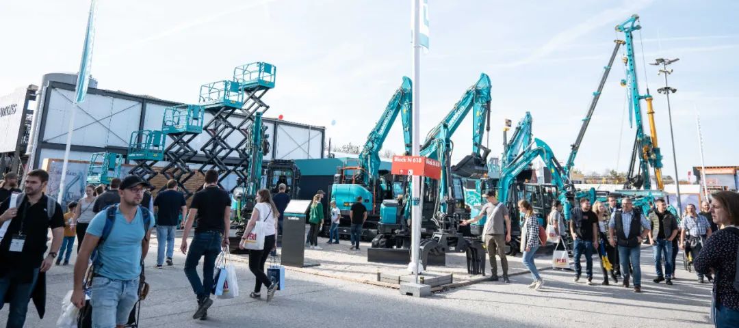 Bauma 2022 | 一组火热现场图带您重温xingkong星空平台(中国)集团智能德国宝马展之旅