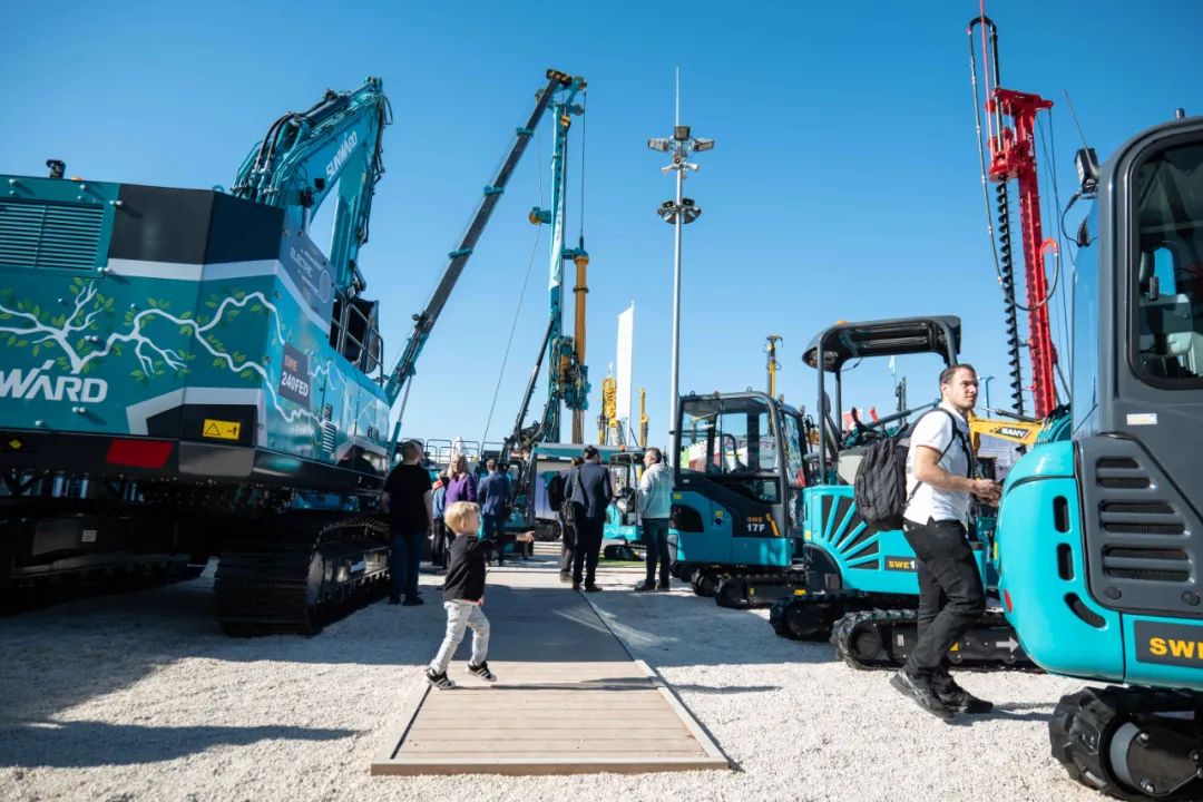 Bauma 2022 | 一组火热现场图带您重温xingkong星空平台(中国)集团智能德国宝马展之旅