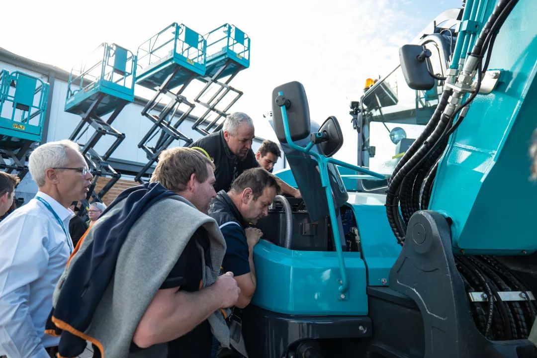 Bauma 2022 | 一组火热现场图带您重温xingkong星空平台(中国)集团智能德国宝马展之旅