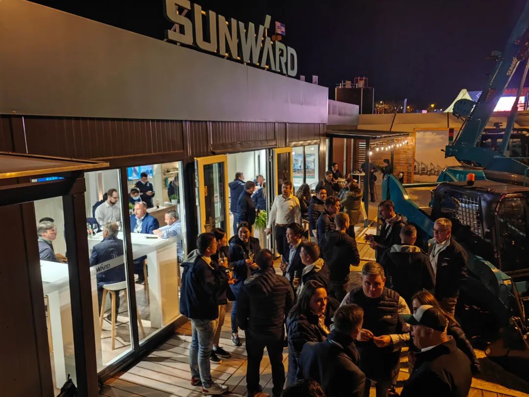 Bauma 2022 | 一组火热现场图带您重温xingkong星空平台(中国)集团智能德国宝马展之旅