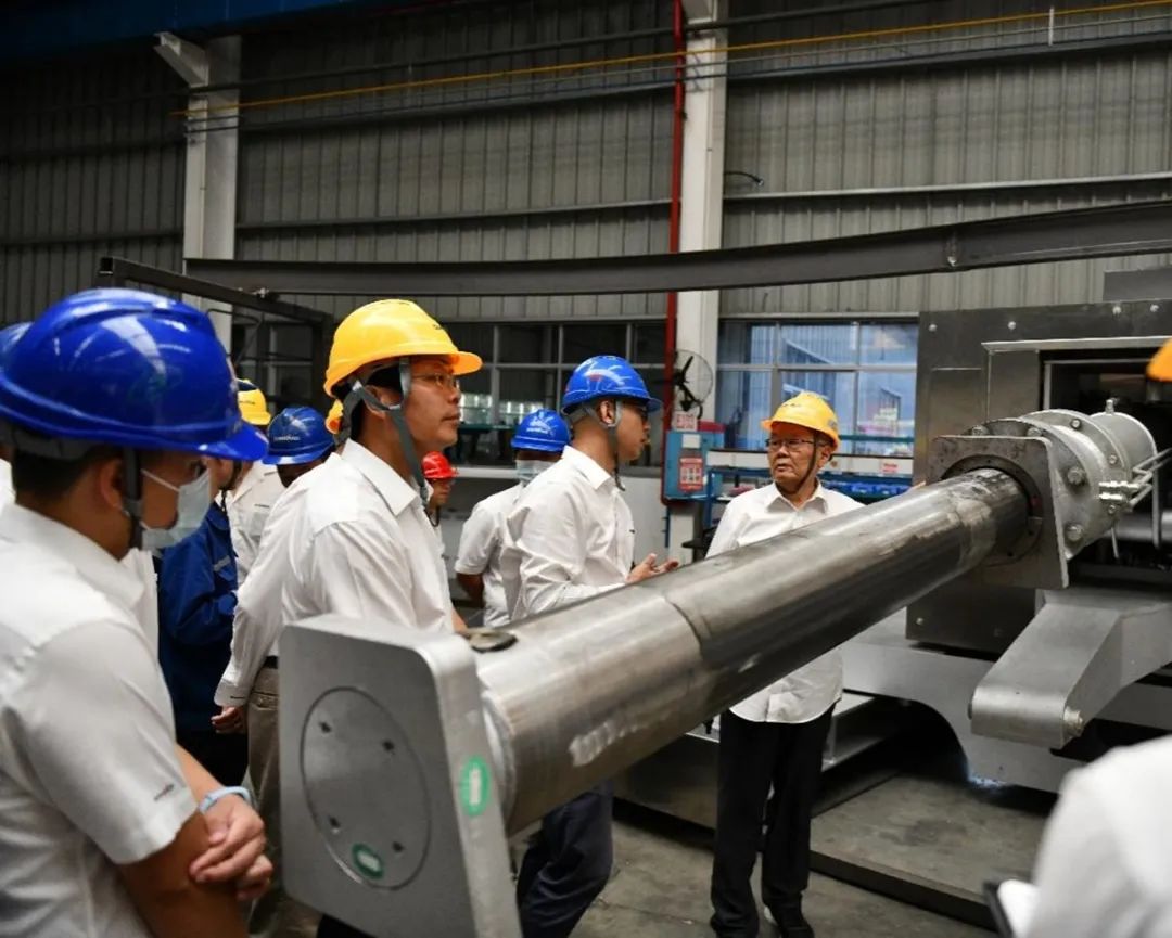 “王炸”！xingkong星空平台（中国）集团特装全自动捣炉车成功下线