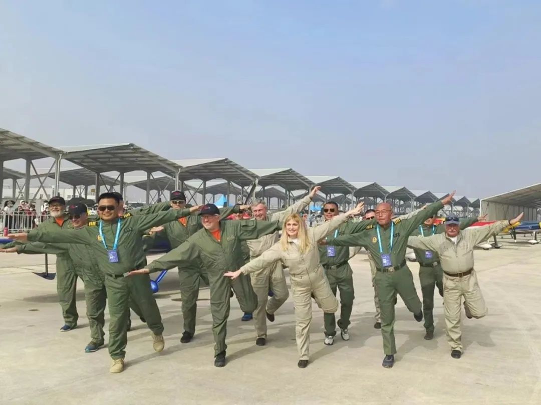 逆势飞翔！xingkong星空平台（中国）集团航空携手合作伙伴亮相2022南昌飞行大会