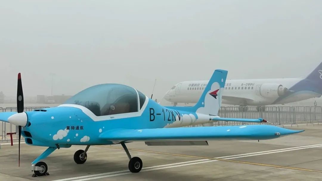 逆势飞翔！xingkong星空平台（中国）集团航空携手合作伙伴亮相2022南昌飞行大会