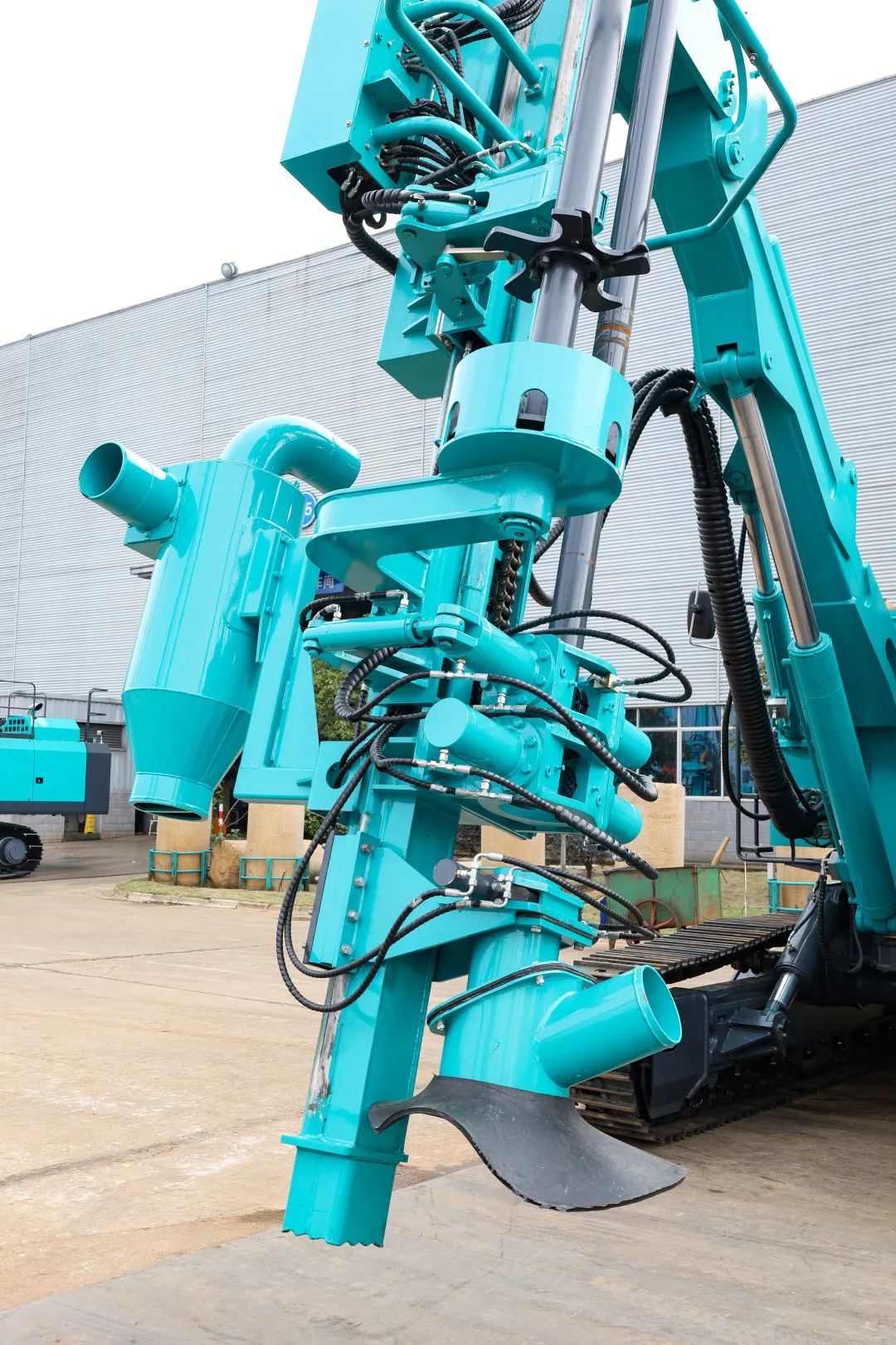 为绿色智能钻爆而生!xingkong星空平台(中国)集团智能全新一代一体式潜孔钻机强“四”来袭