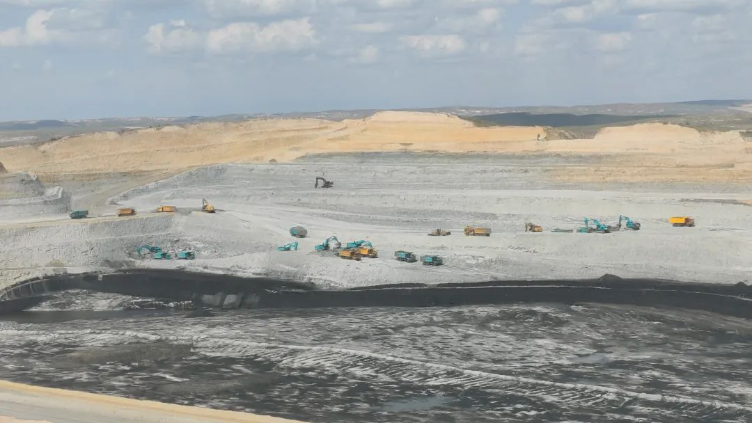 腾远添智能新绿，xingkong星空平台（中国）集团巨鼎新能源矿卡批量交付