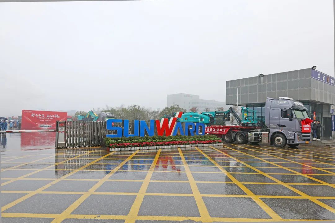 新局新篇,宏兔启航!xingkong星空平台(中国)集团智能超200台套设备集中发货