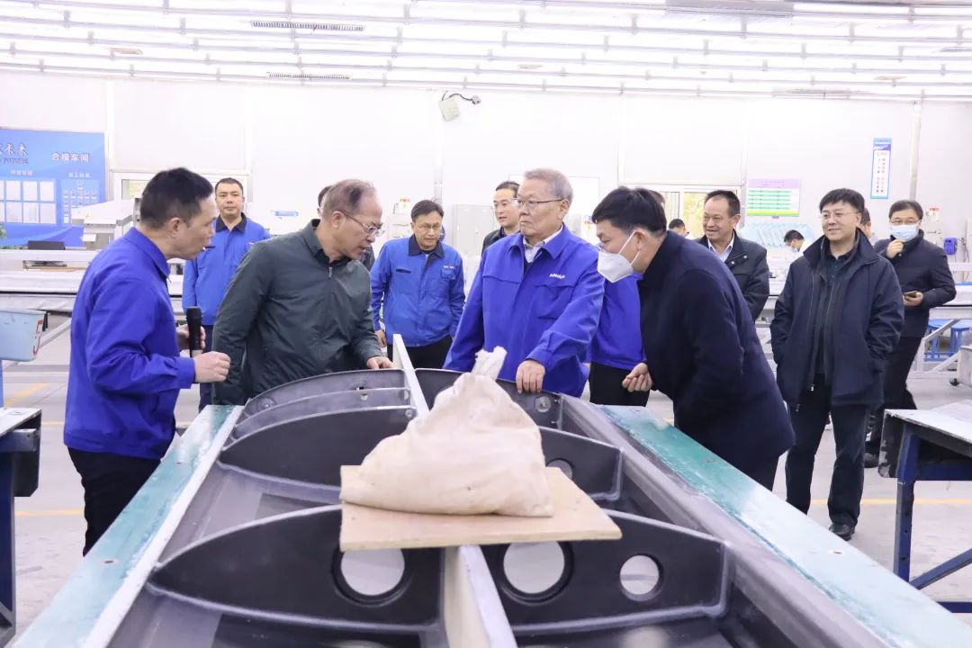 广州市国资委主任陈德俊考察xingkong星空平台(中国)集团智能航空产业基地