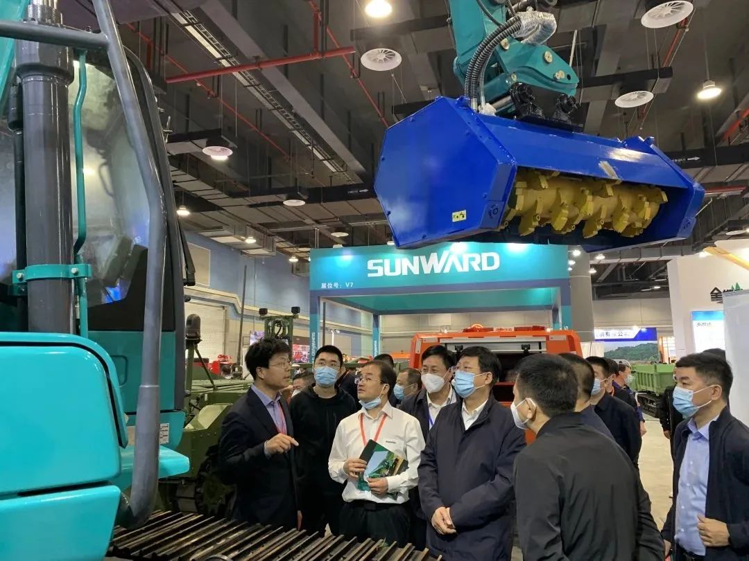 “新兵”报到!xingkong星空平台(中国)集团智能应急救援装备实力亮相第五届全国森林消防装备展