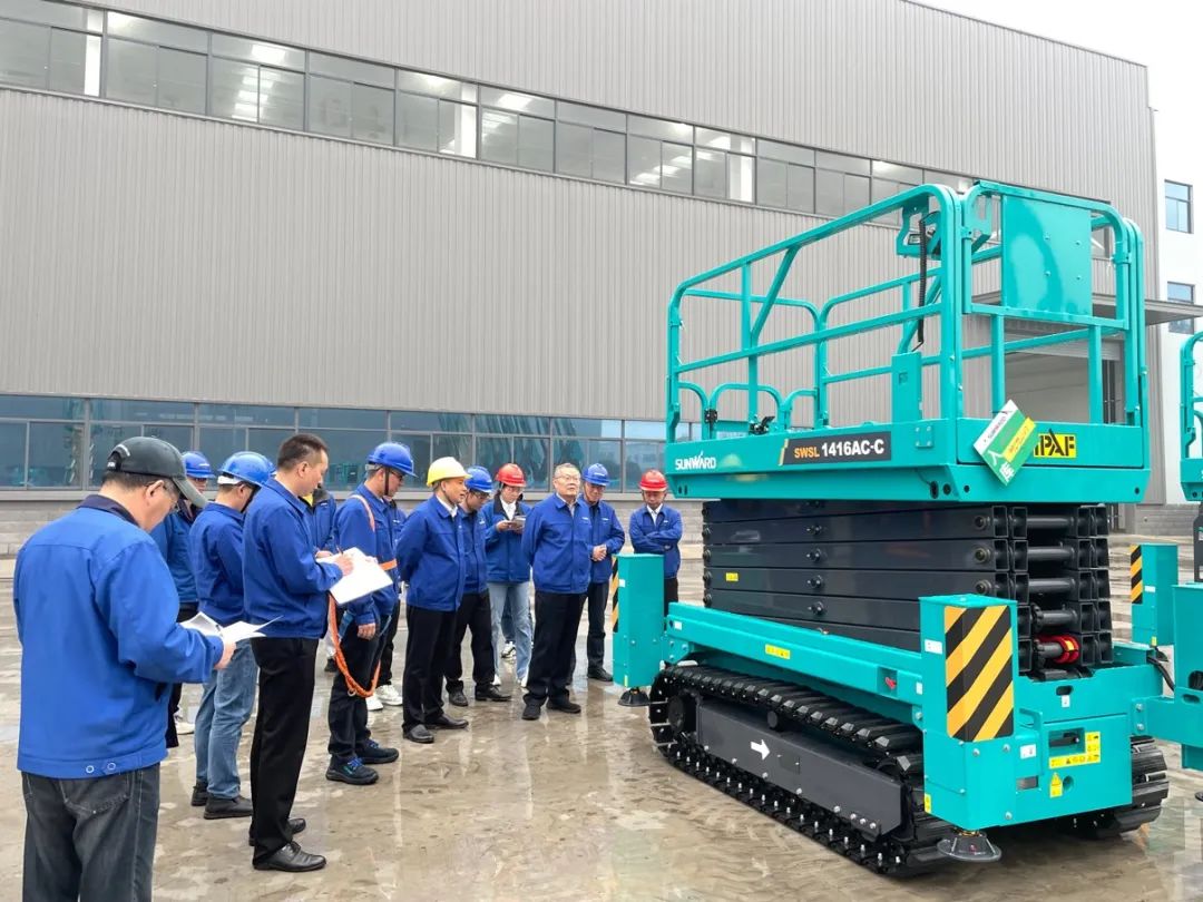 出厂即“出道”！xingkong星空平台（中国）集团智能首款履带剪叉式高空作业平台批量上市