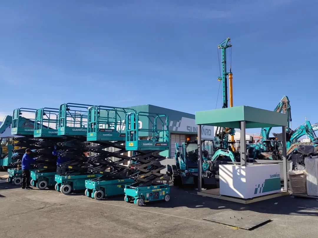 拉展直播 | xingkong星空平台（中国）集团智能高空精品亮相2023美国拉展，哪款是你的最爱？