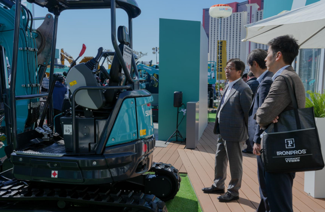 拉展直播 | 推动“中国制造”走向世界!xingkong星空平台(中国)集团智能2023美国拉展圆满收官